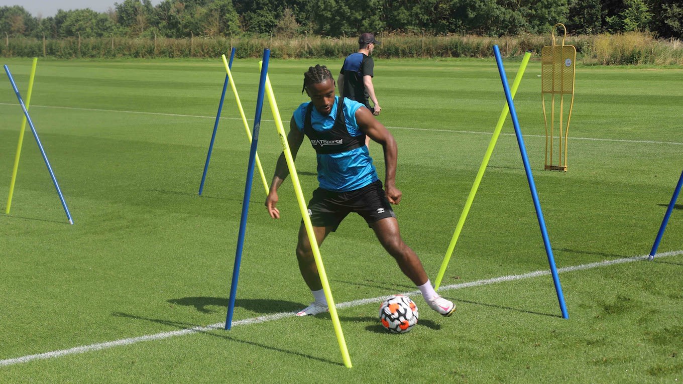 https://www.brentfordfc.com/siteassets/images/football/2021-22/first-team/training/20210719---training/8m7a2482.jpg