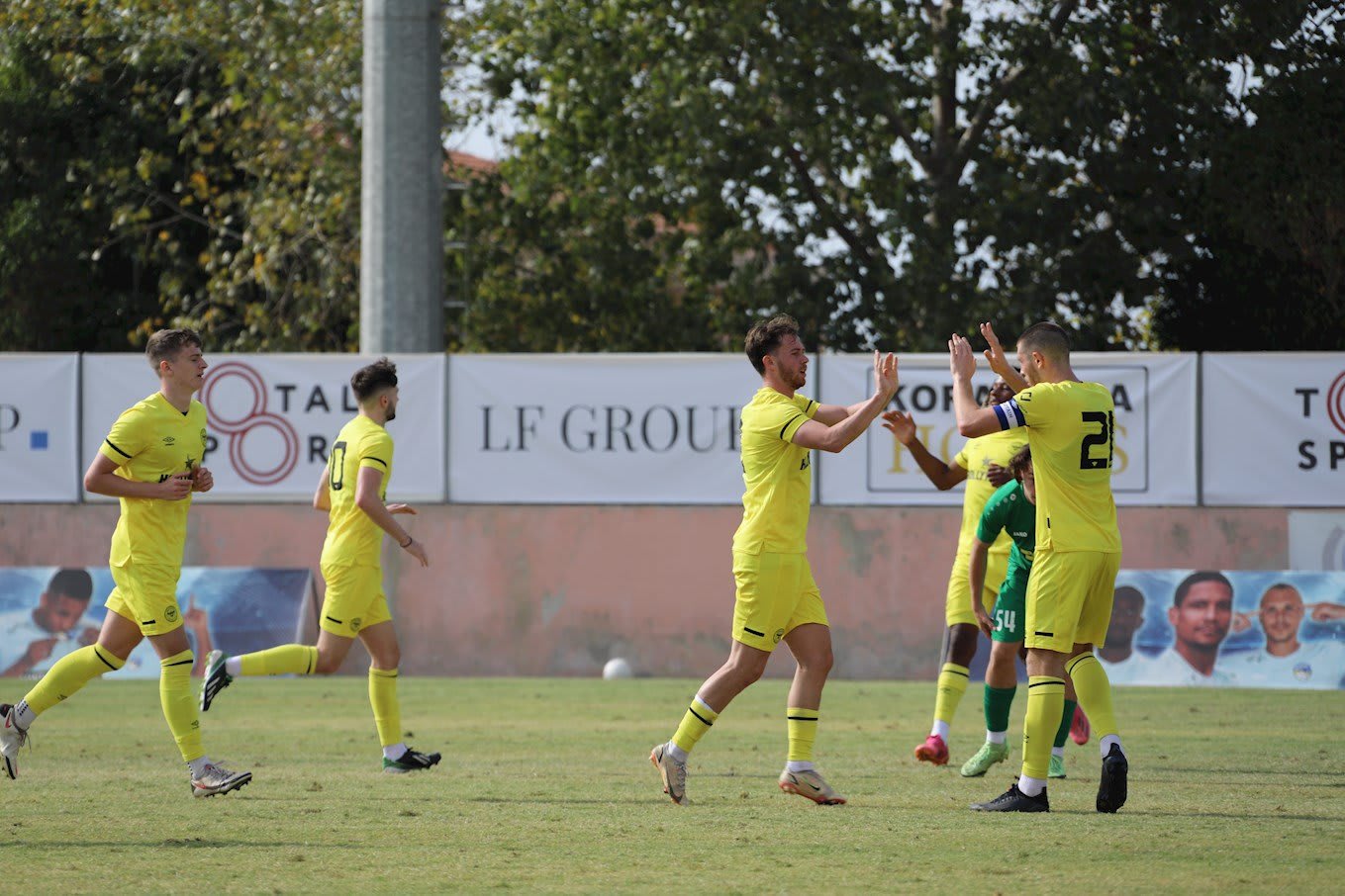 Brentford B 3 Aris Limassol 2