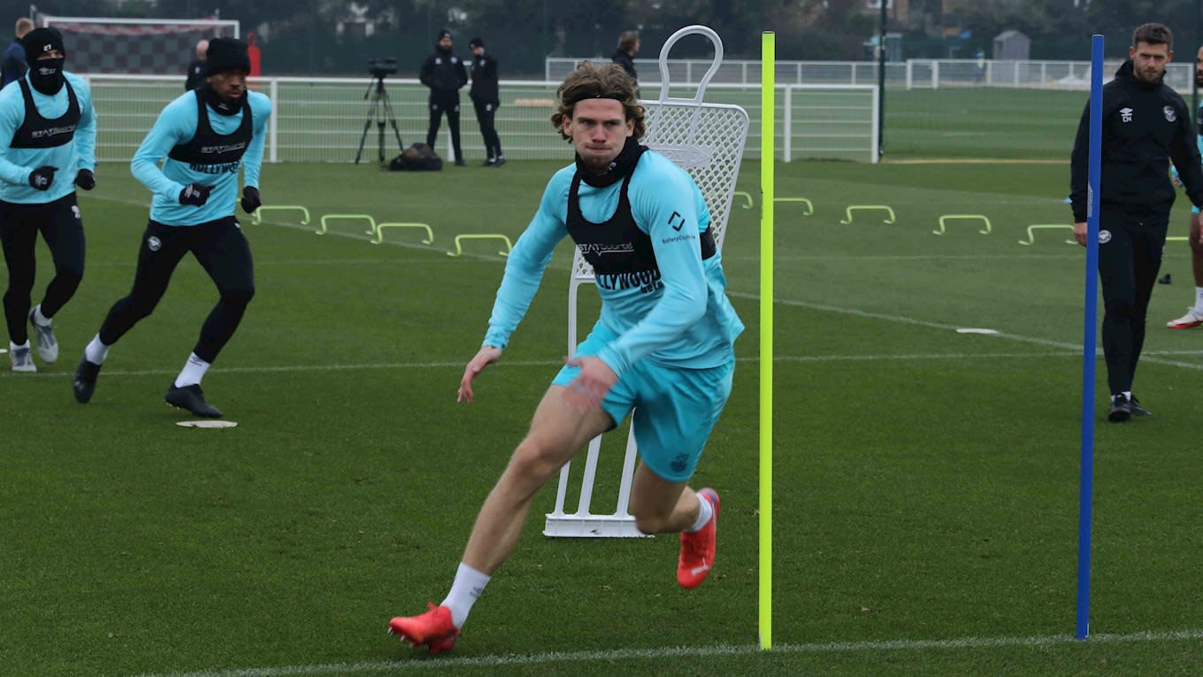 https://www.brentfordfc.com/siteassets/images/football/2021-22/first-team/training/20211124---training/8m7a3459.jpg