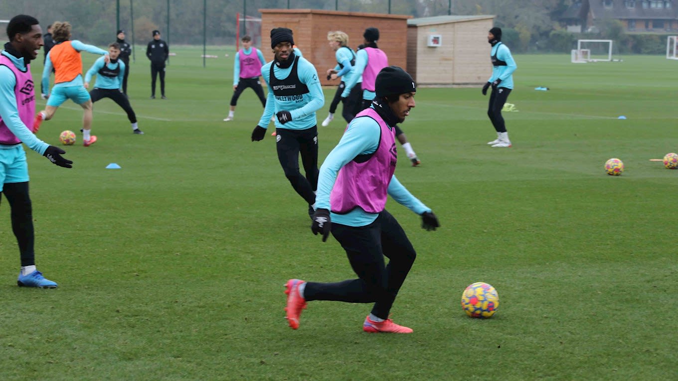 https://www.brentfordfc.com/siteassets/images/football/2021-22/first-team/training/20211124---training/8m7a3542.jpg