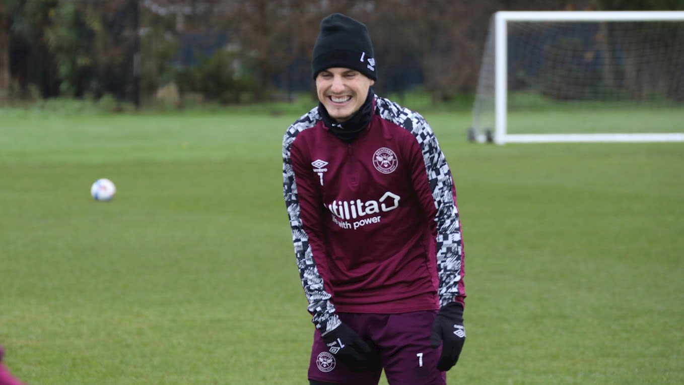 https://www.brentfordfc.com/siteassets/images/football/2020-21/first-team/training/20201221---first-team/8m7a4521.jpg
