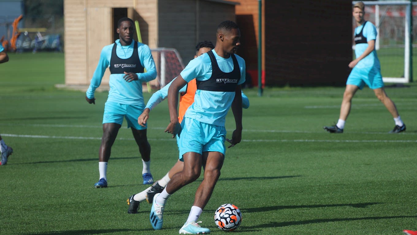 https://www.brentfordfc.com/siteassets/images/football/2021-22/first-team/training/20210917---training/8m7a5016.jpg