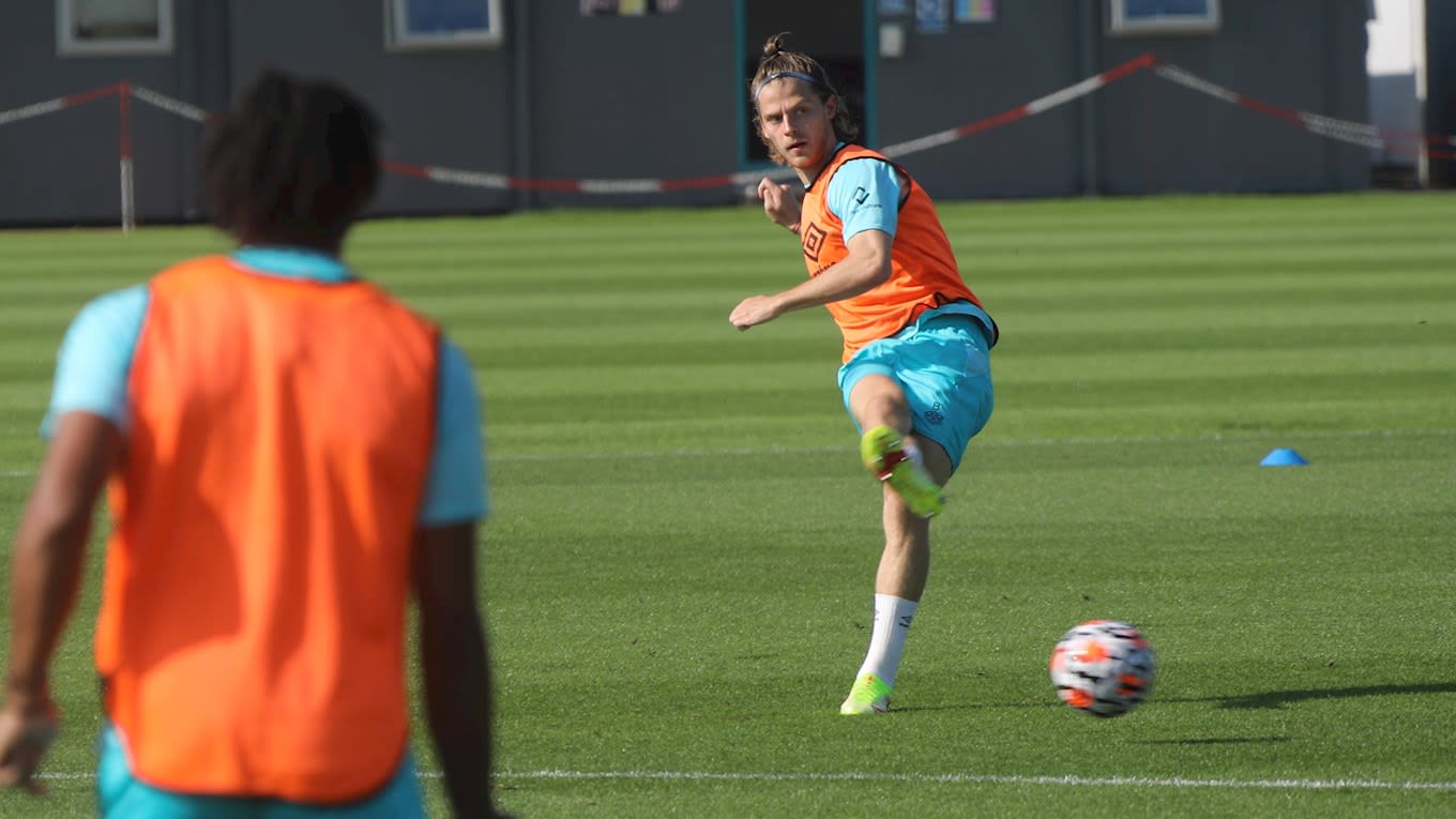 https://www.brentfordfc.com/siteassets/images/football/2021-22/first-team/training/20210917---training/8m7a5022.jpg