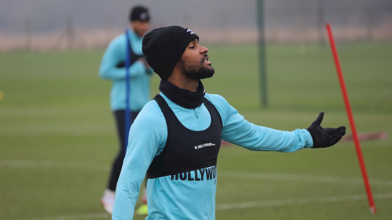https://www.brentfordfc.com/siteassets/images/football/2021-22/first-team/training/20220303---training/8m7a5279.jpg