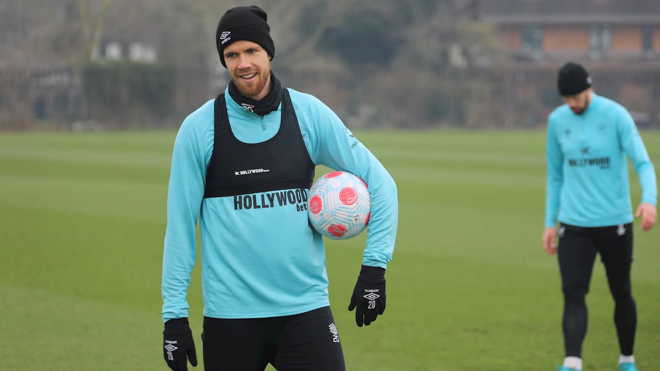https://www.brentfordfc.com/siteassets/images/football/2021-22/first-team/training/20220303---training/8m7a5338.jpg