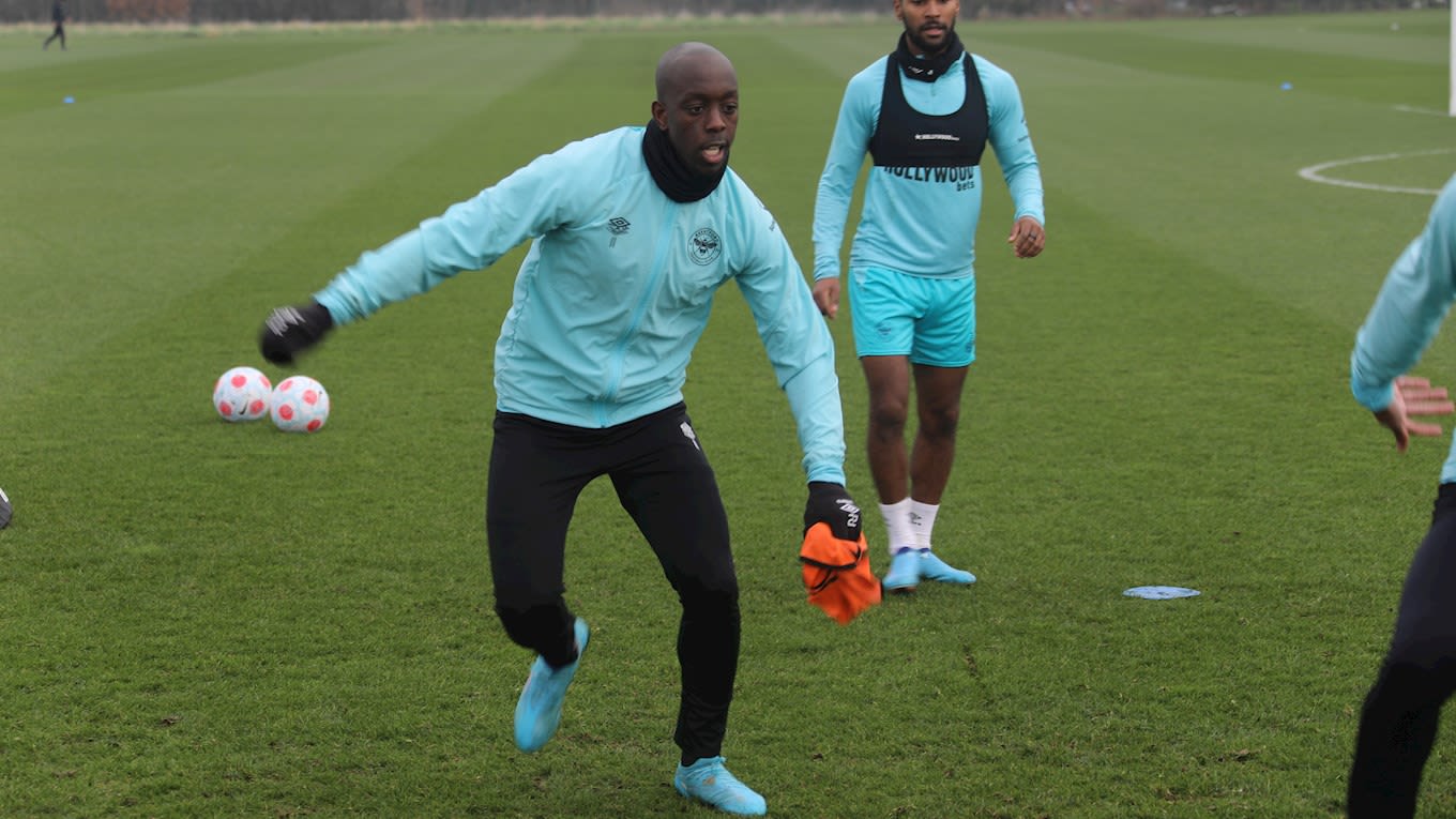 https://www.brentfordfc.com/siteassets/images/football/2021-22/first-team/training/20220303---training/8m7a5379.jpg