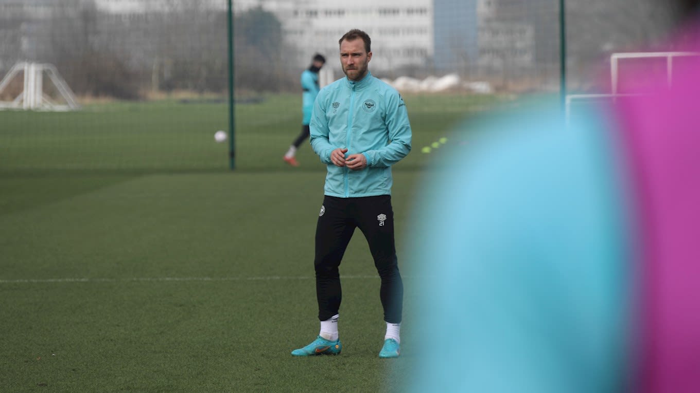 https://www.brentfordfc.com/siteassets/images/football/2021-22/first-team/training/20220303---training/8m7a5424.jpg