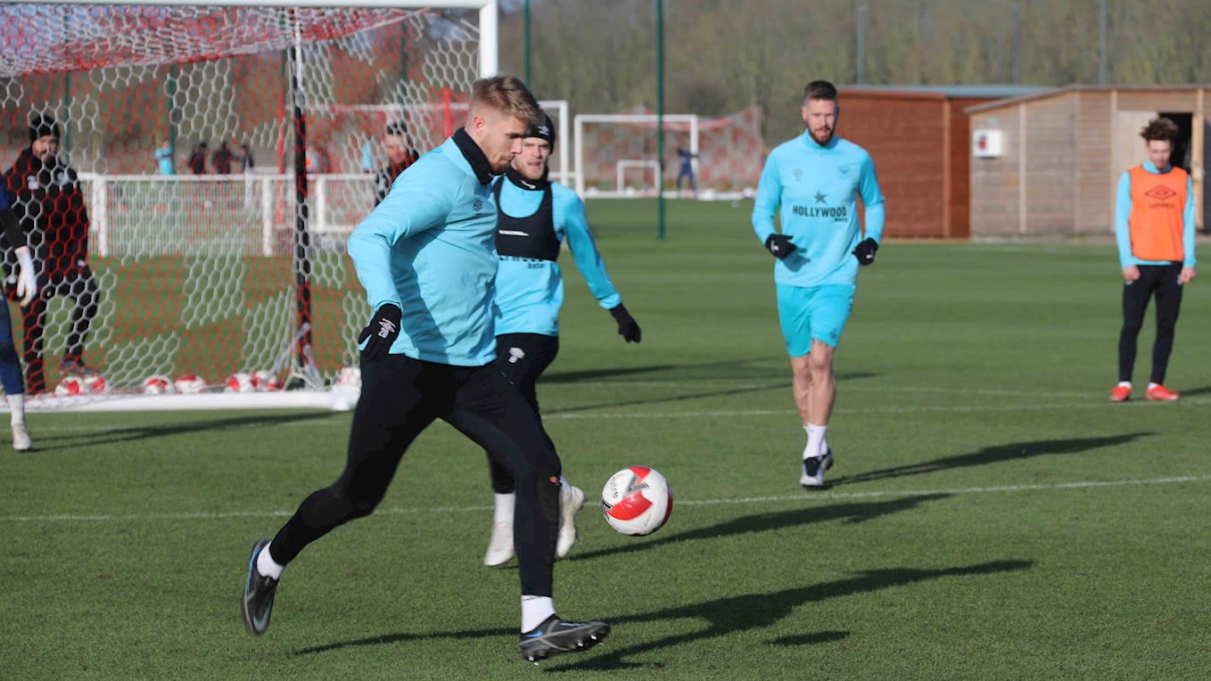 https://www.brentfordfc.com/siteassets/images/football/2021-22/first-team/training/20220107---training/8m7a7058.jpg