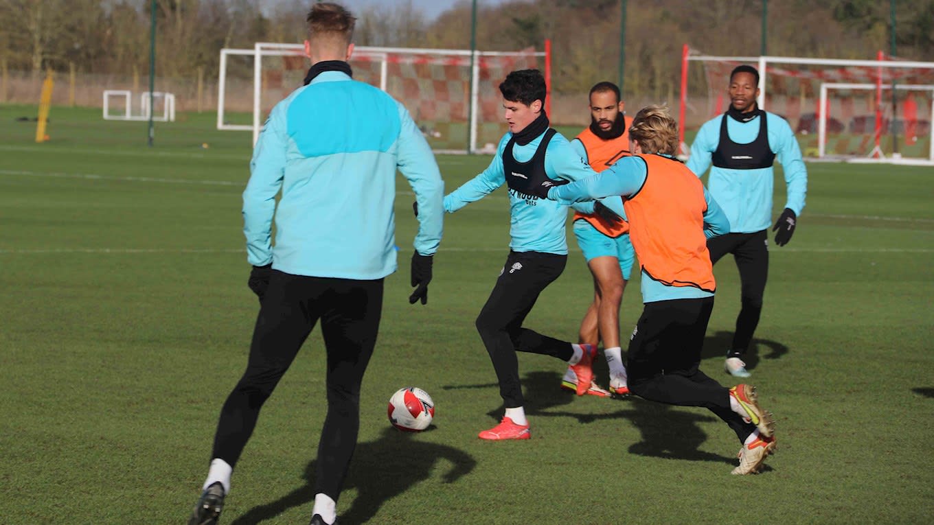 https://www.brentfordfc.com/siteassets/images/football/2021-22/first-team/training/20220107---training/8m7a7062.jpg