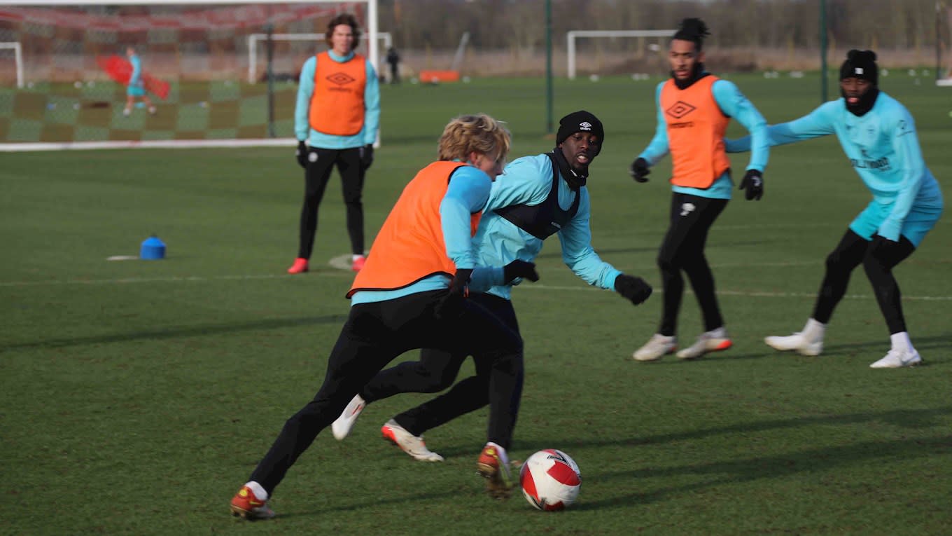 https://www.brentfordfc.com/siteassets/images/football/2021-22/first-team/training/20220107---training/8m7a7120.jpg
