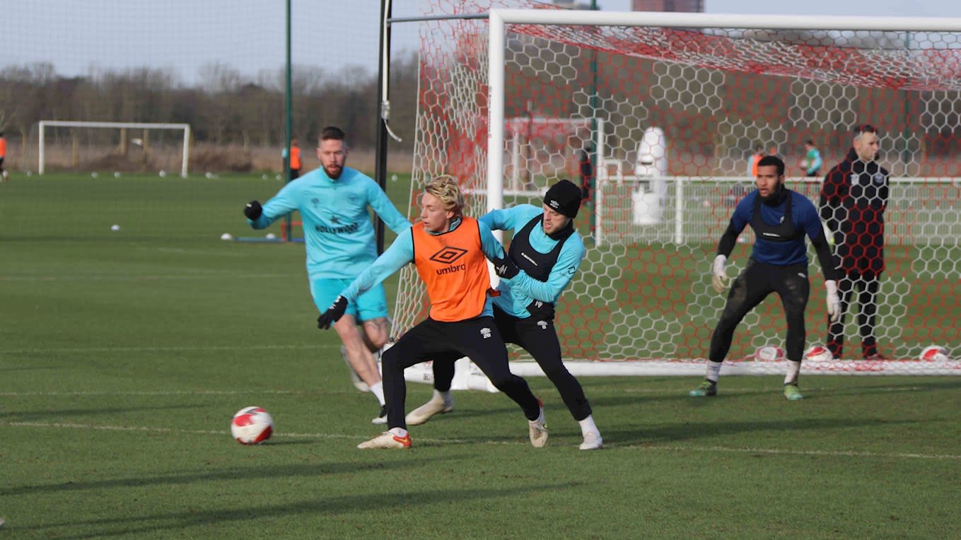 https://www.brentfordfc.com/siteassets/images/football/2021-22/first-team/training/20220107---training/8m7a7134.jpg