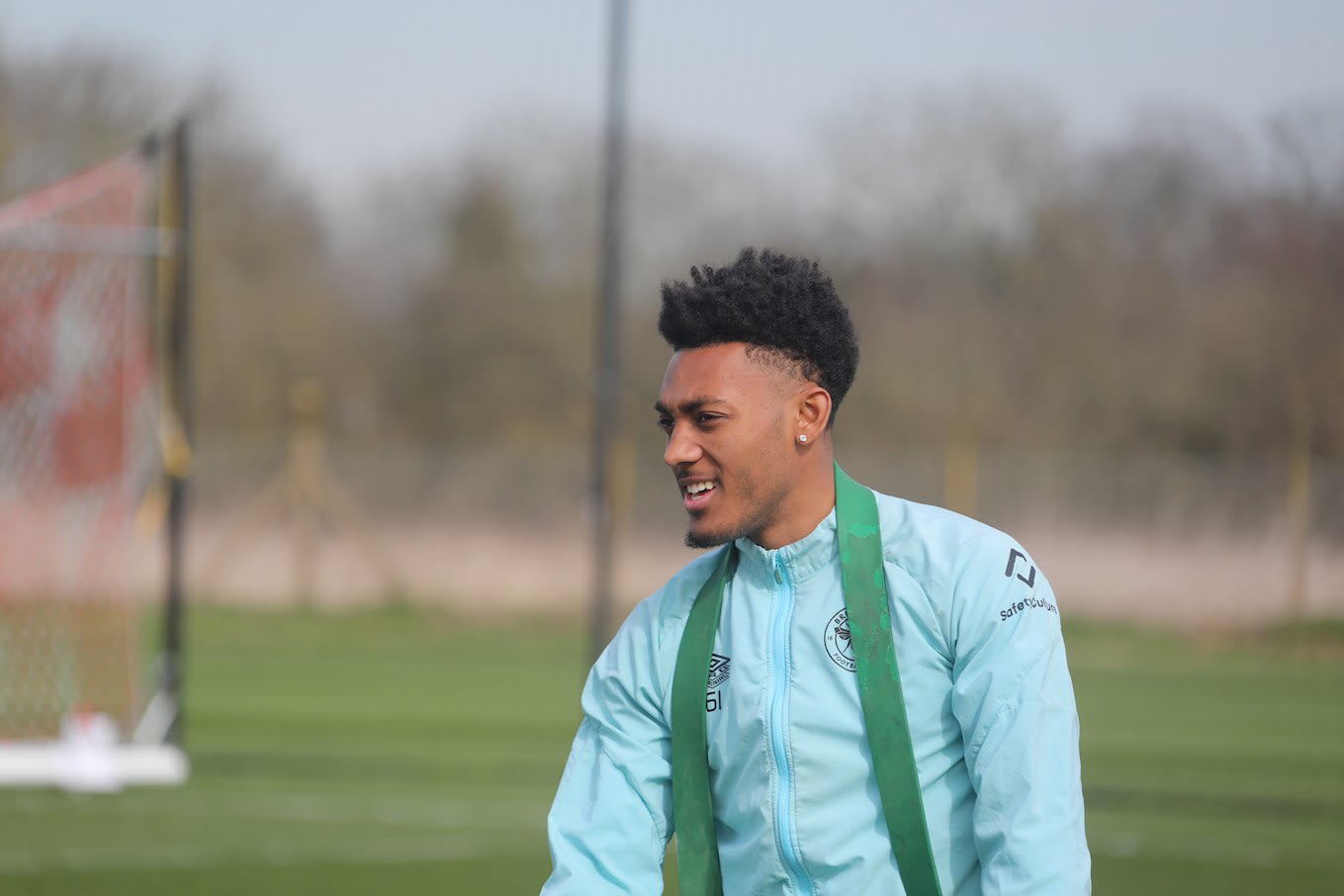 https://www.brentfordfc.com/siteassets/images/football/2021-22/brentford-b/training-pictures/15322/8m7a7335-min.jpg