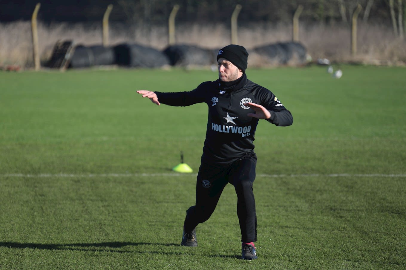 https://www.brentfordfc.com/siteassets/images/football/2021-22/brentford-b/training-pictures/14122/8m7a7463-min.jpg