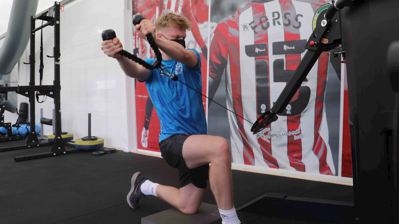 https://www.brentfordfc.com/siteassets/images/football/2021-22/first-team/training/first-day-sessions/8m7a8788.jpg