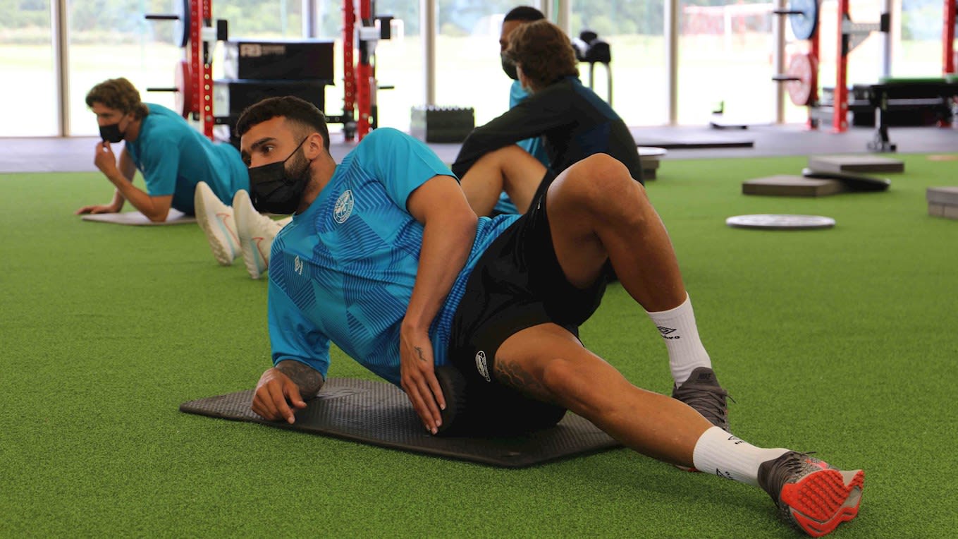 https://www.brentfordfc.com/siteassets/images/football/2021-22/first-team/training/first-day-sessions/8m7a8863.jpg