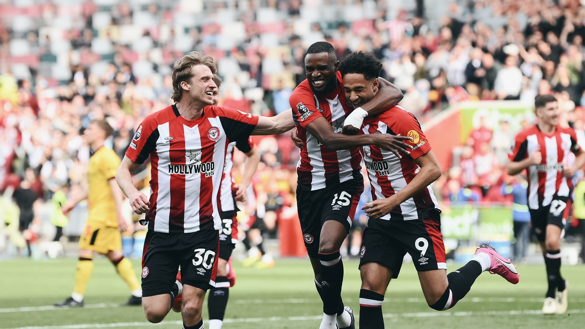 Brentford celebrations - FPL 2024/25 hero