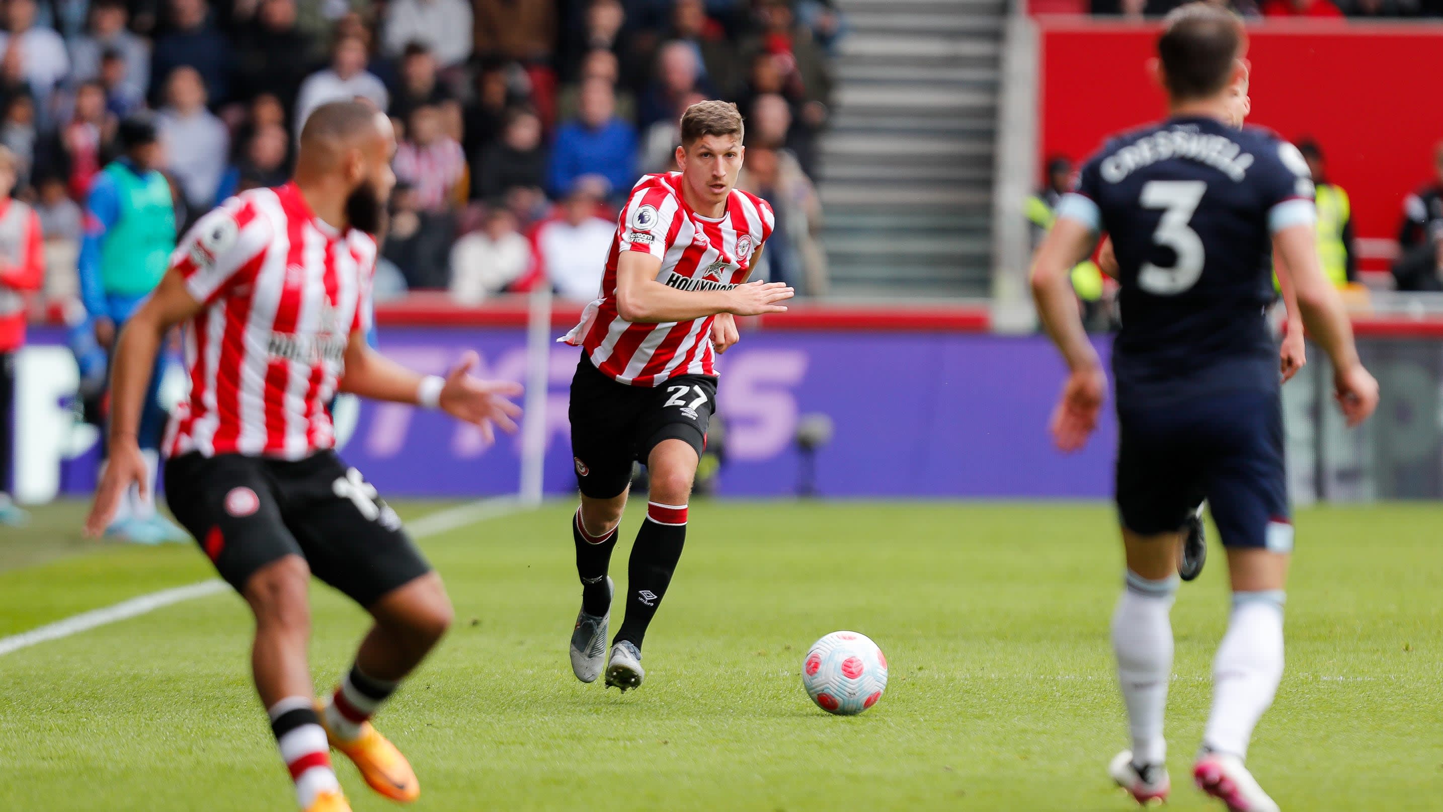 Vitaly Janelt v West Ham United