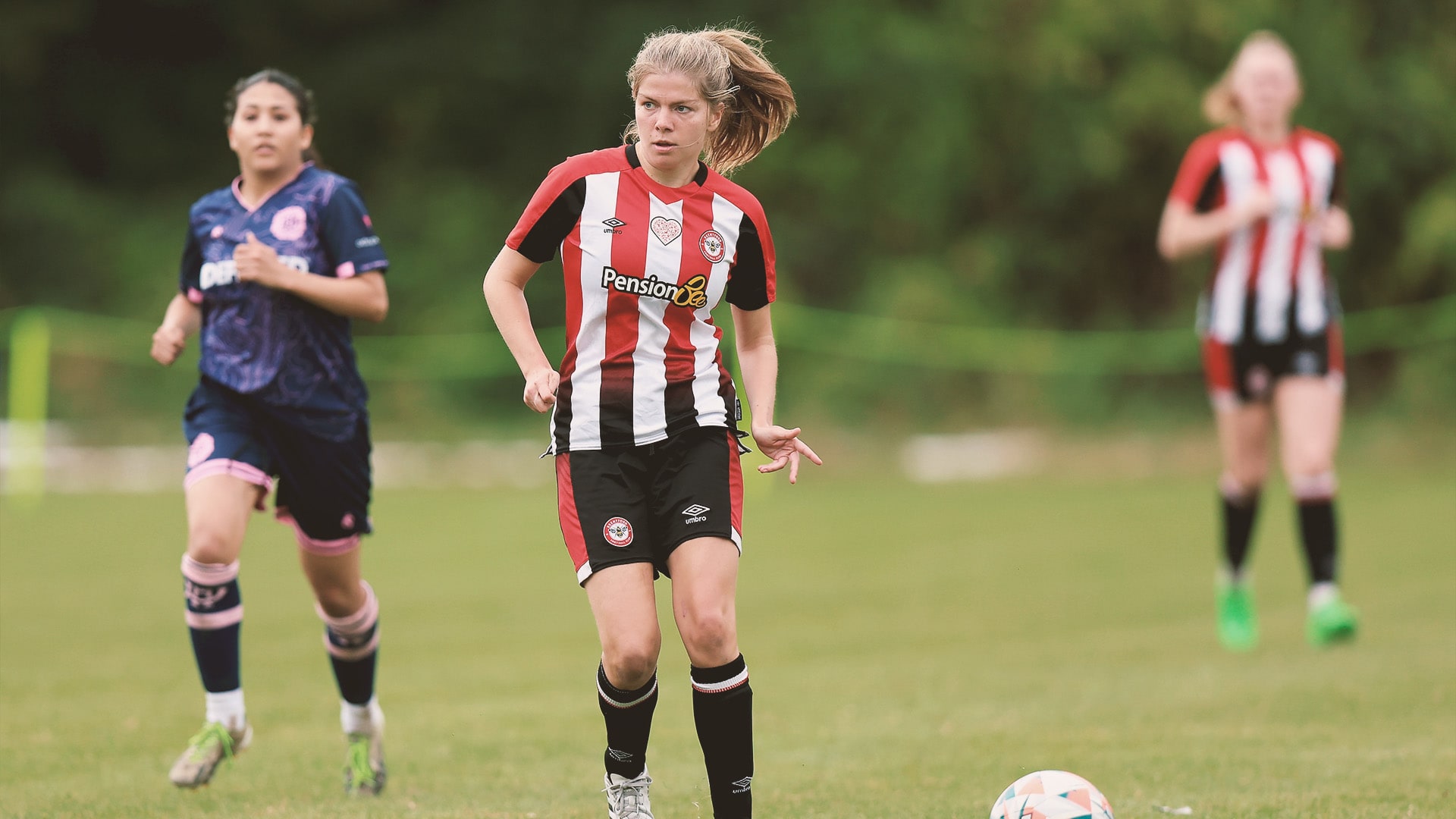 Production/Freya_Worsley_v_Dulwich_Hamlet_qggyn5