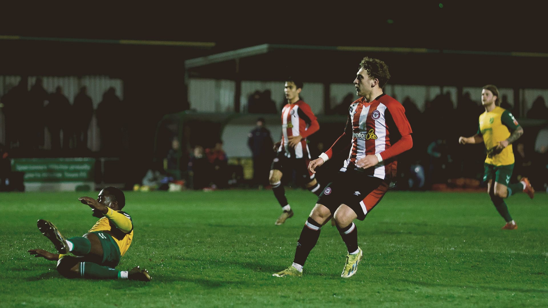 Production/Hitchin_Iwan_Morgan_goal_gwezwy