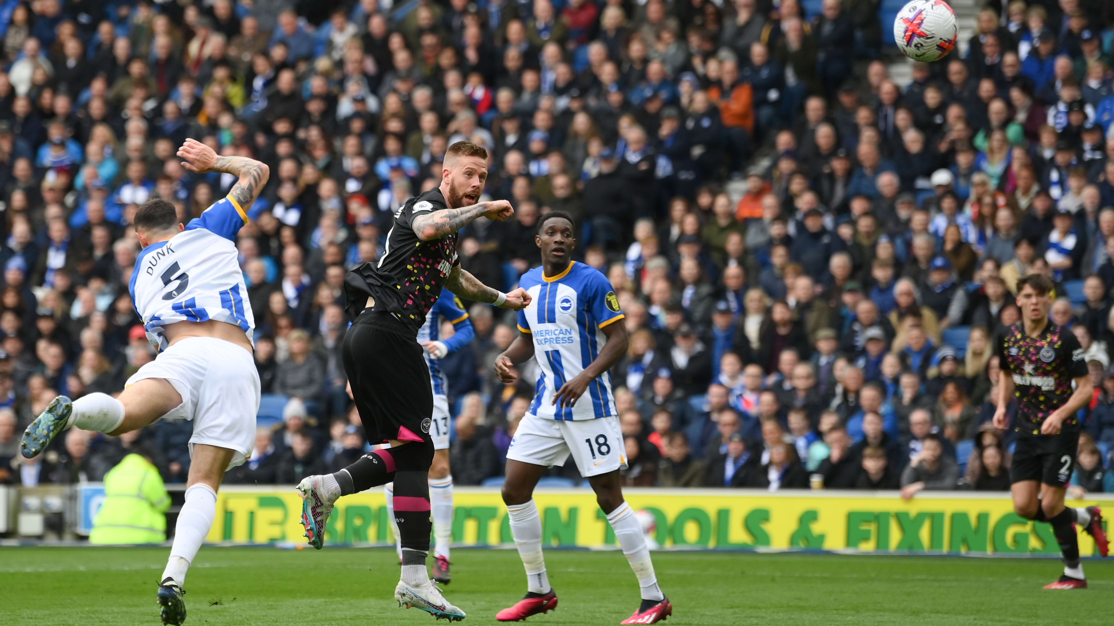 Pontus Jansson v Brighton (reaction hero)