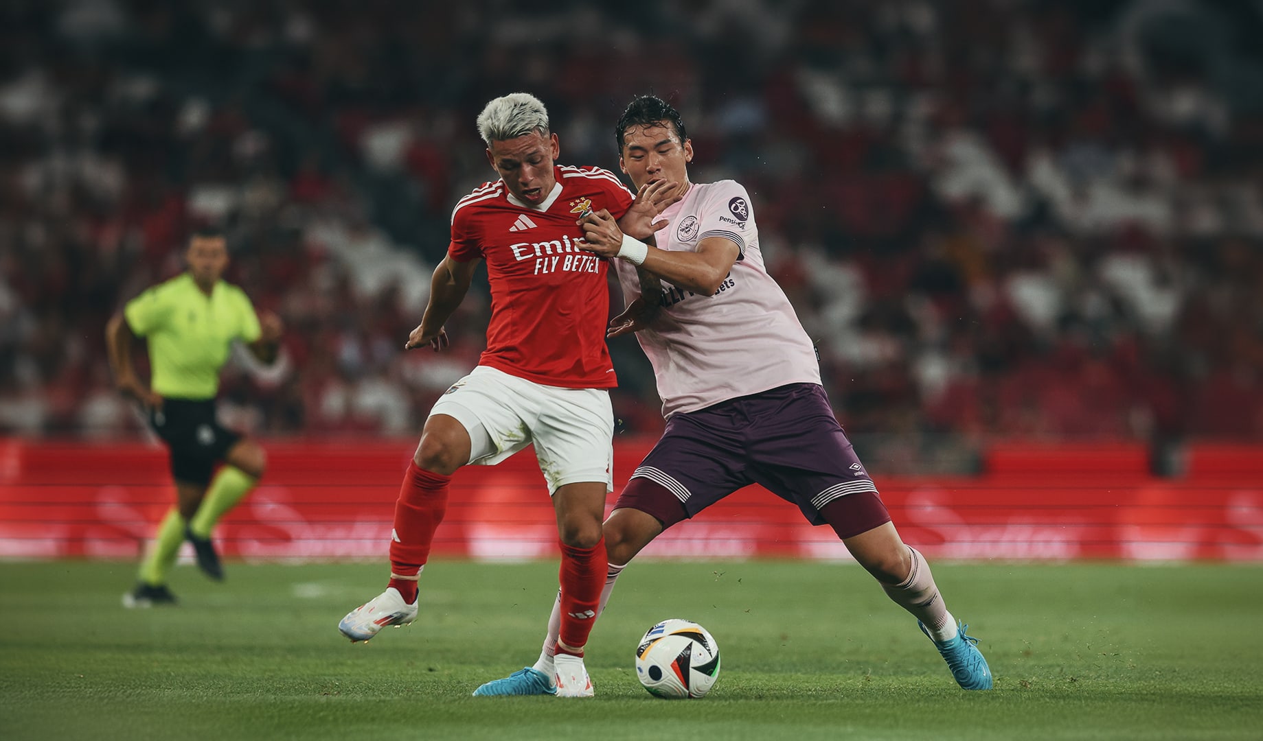 Ji-soo Kim v Benfica