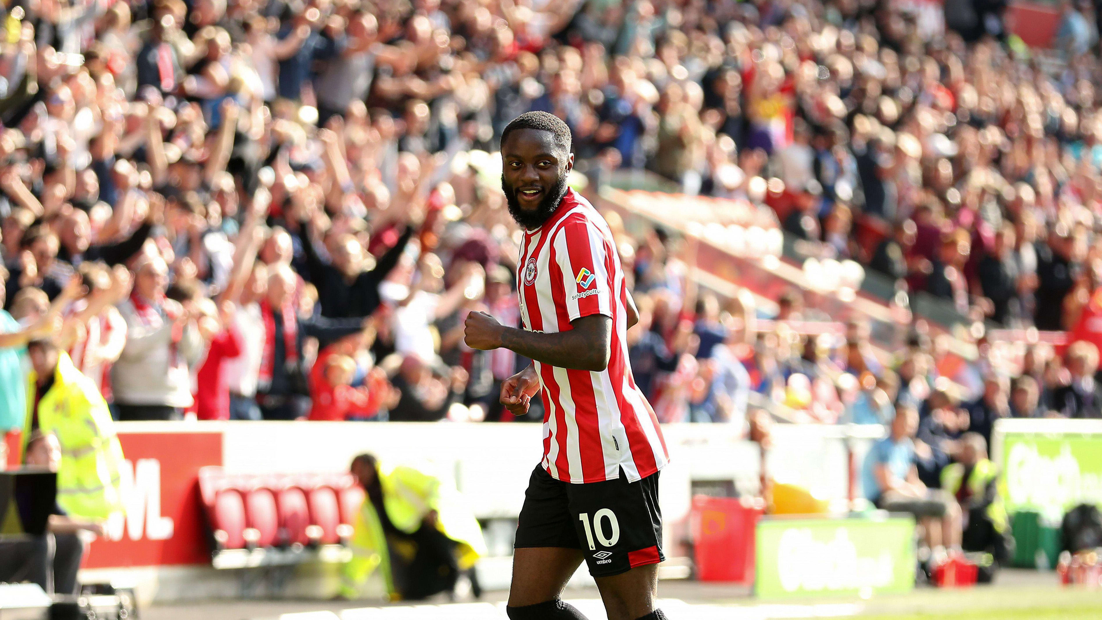 Josh Dasilva celebrates goal v Forest (reaction hero)