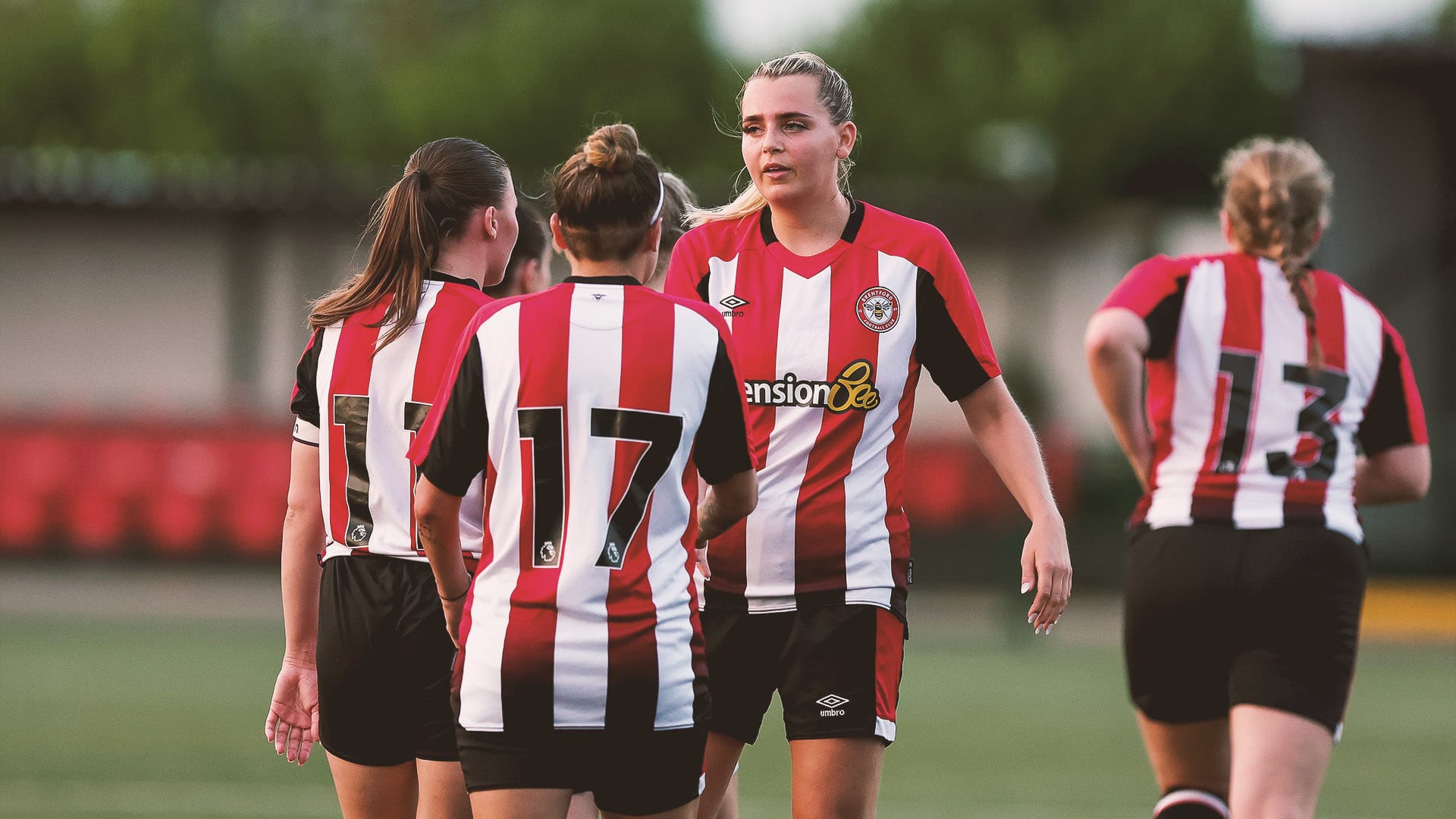 Production/Kirsty_Matthews_goal_v_Carshalton_Athletic_lzy9as