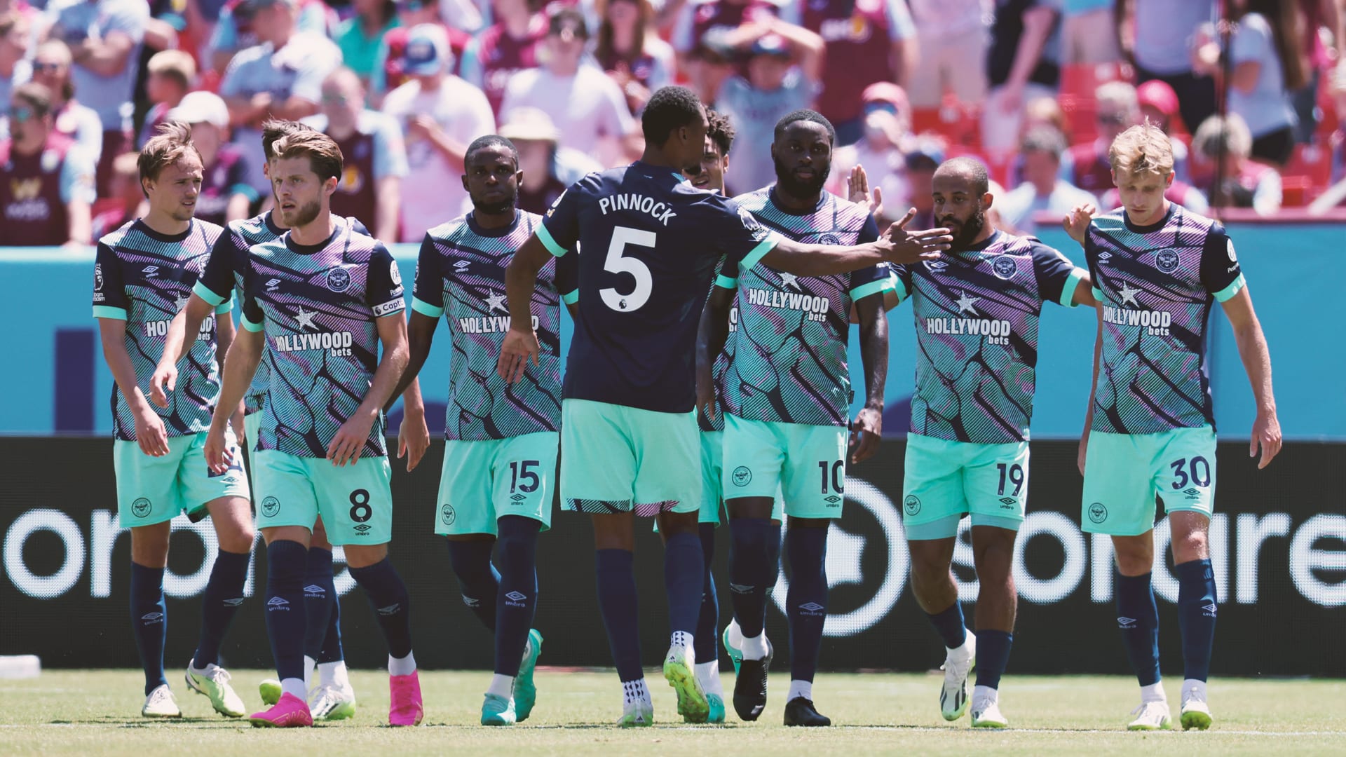 Brentford celebrate (Lille match preview hero)