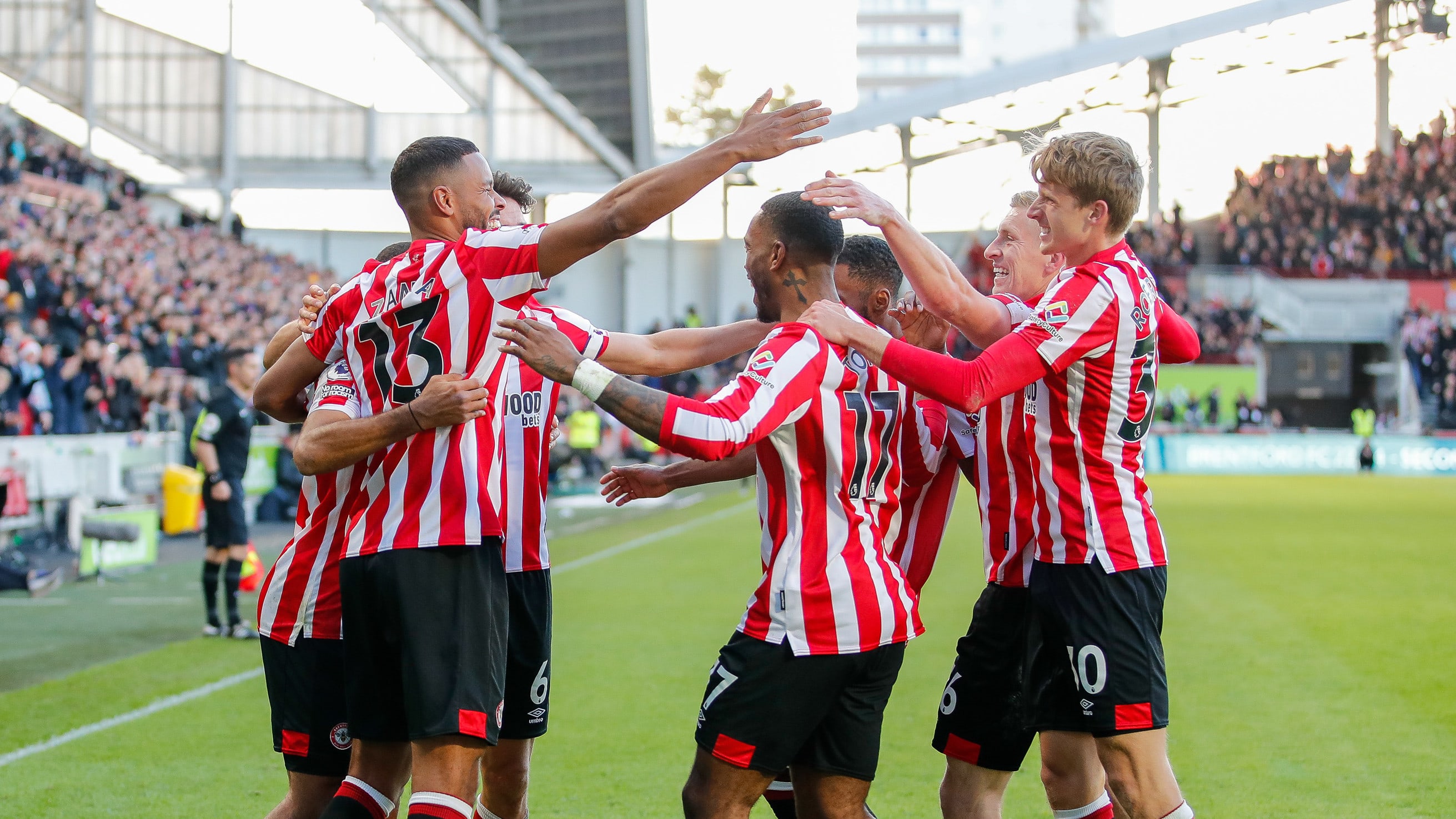 Group shot Brentford v Tottenham Hotspur (match report header)