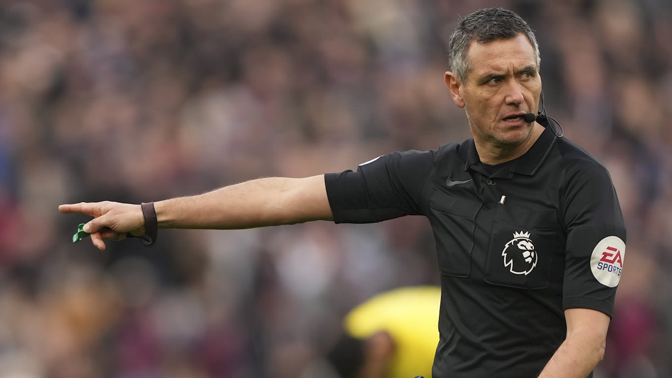 Andre Marriner to oversee visit from Manchester United