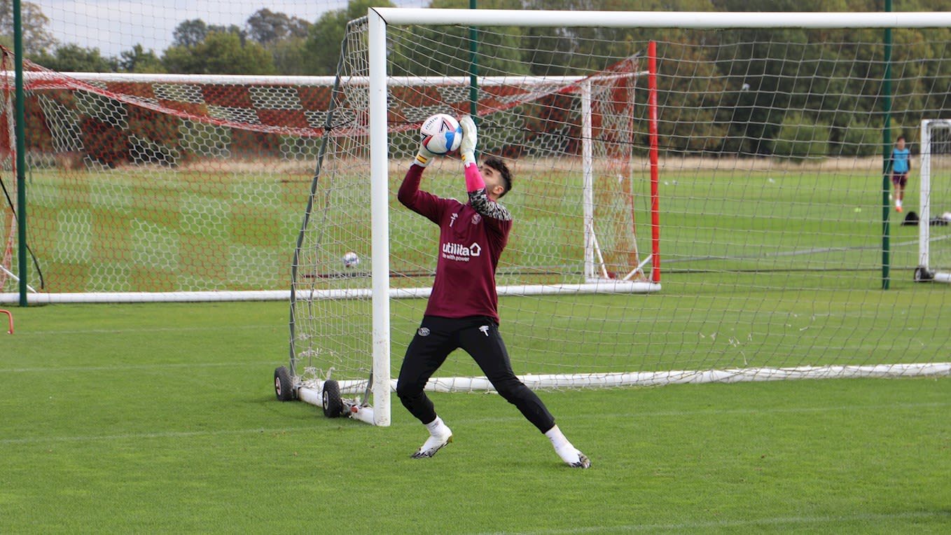 https://www.brentfordfc.com/siteassets/images/football/2020-21/first-team/training/20200930---first-team/bfc_0012.jpg