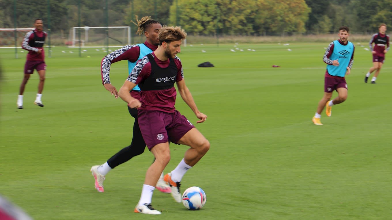 https://www.brentfordfc.com/siteassets/images/football/2020-21/first-team/training/20200930---first-team/bfc_0334.jpg