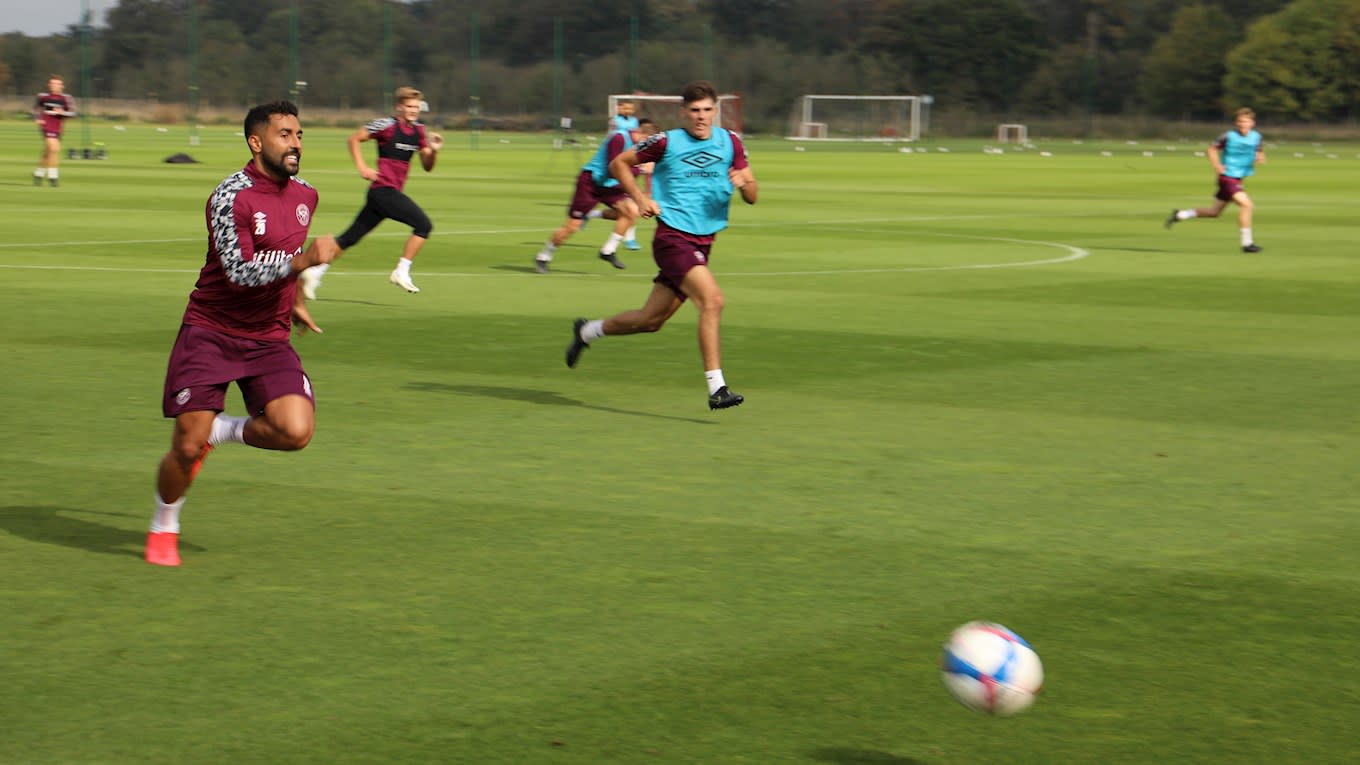 https://www.brentfordfc.com/siteassets/images/football/2020-21/first-team/training/20200930---first-team/bfc_0343.jpg