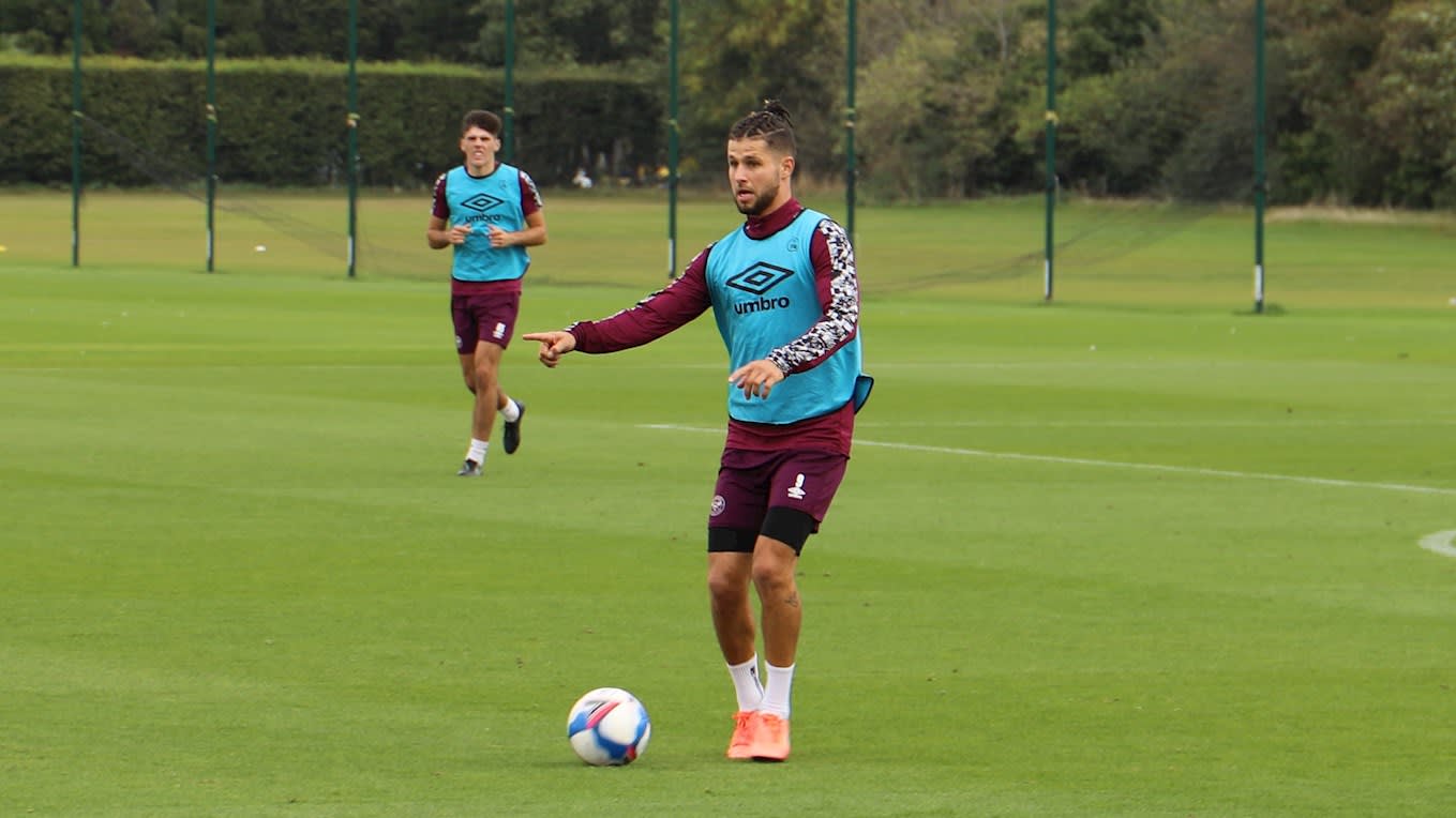 https://www.brentfordfc.com/siteassets/images/football/2020-21/first-team/training/20200930---first-team/bfc_0365.jpg
