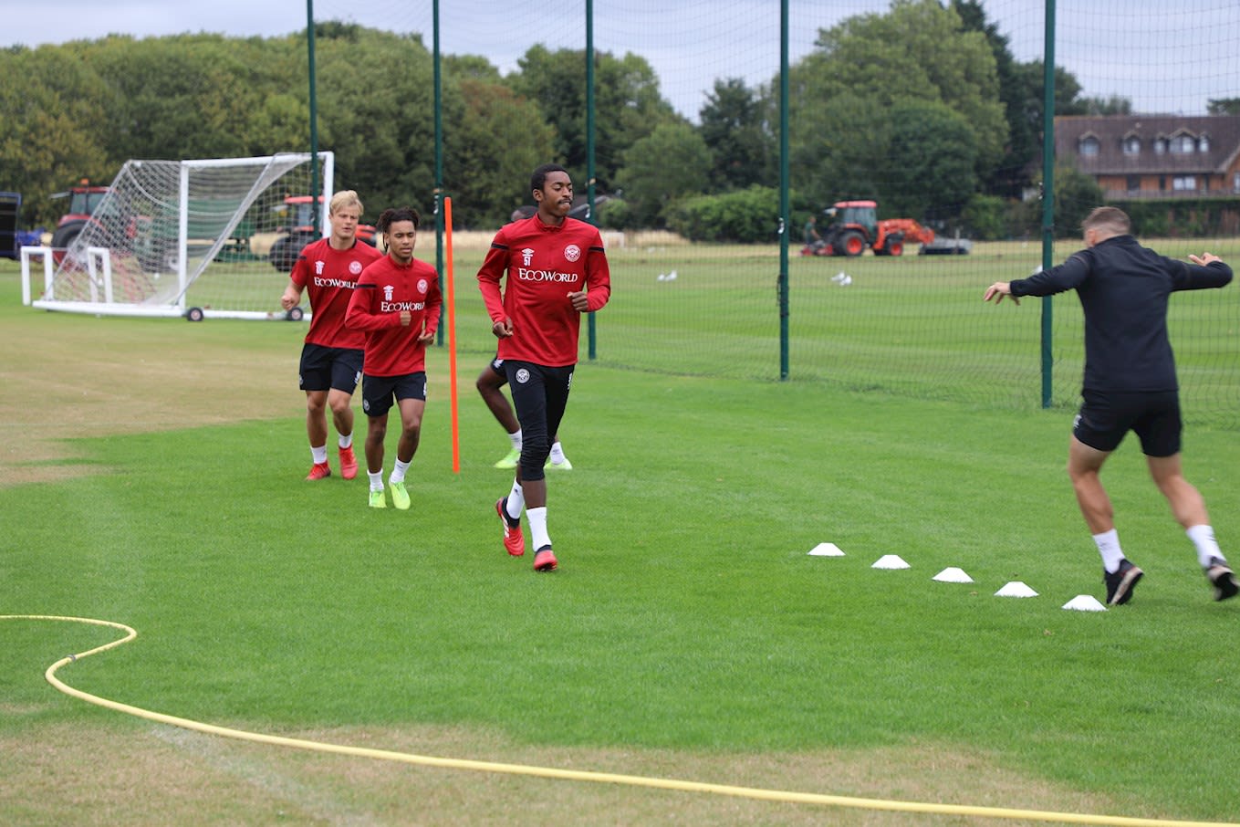 https://www.brentfordfc.com/siteassets/images/football/2020-21/brentford-b/pre-season-training/bfc_0450.jpg