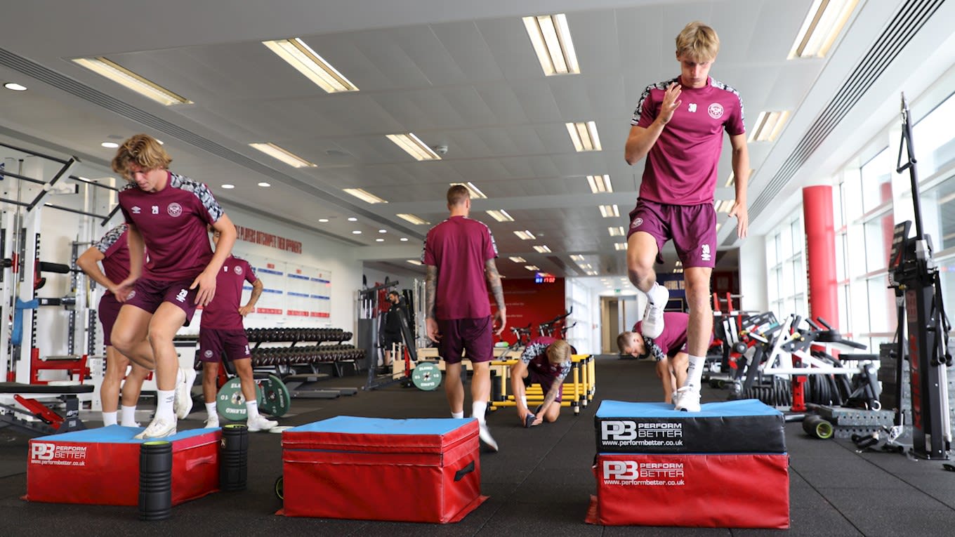 https://www.brentfordfc.com/siteassets/images/football/2020-21/first-team/training/20200822---st-georges-day-one/bfc_1986.jpg