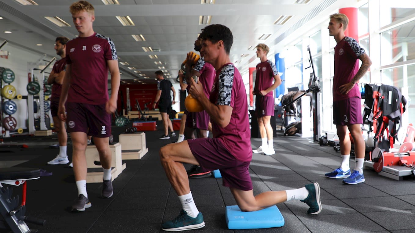 https://www.brentfordfc.com/siteassets/images/football/2020-21/first-team/training/20200822---st-georges-day-one/bfc_2055.jpg