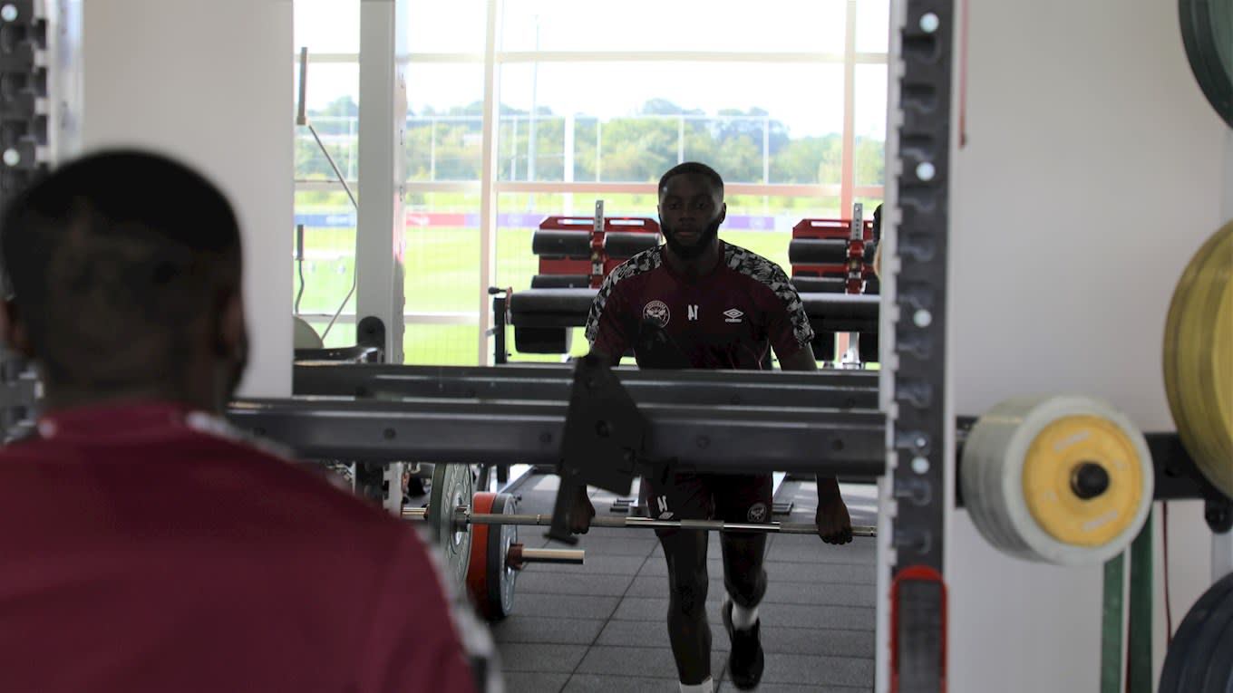 https://www.brentfordfc.com/siteassets/images/football/2020-21/first-team/training/20200822---st-georges-day-one/bfc_2069.jpg