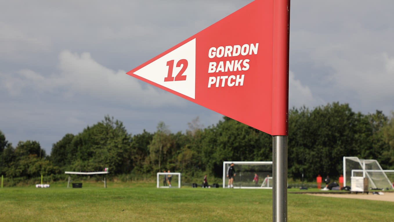 https://www.brentfordfc.com/siteassets/images/football/2020-21/first-team/training/20200823---st-georges-day-two/bfc_2365.jpg