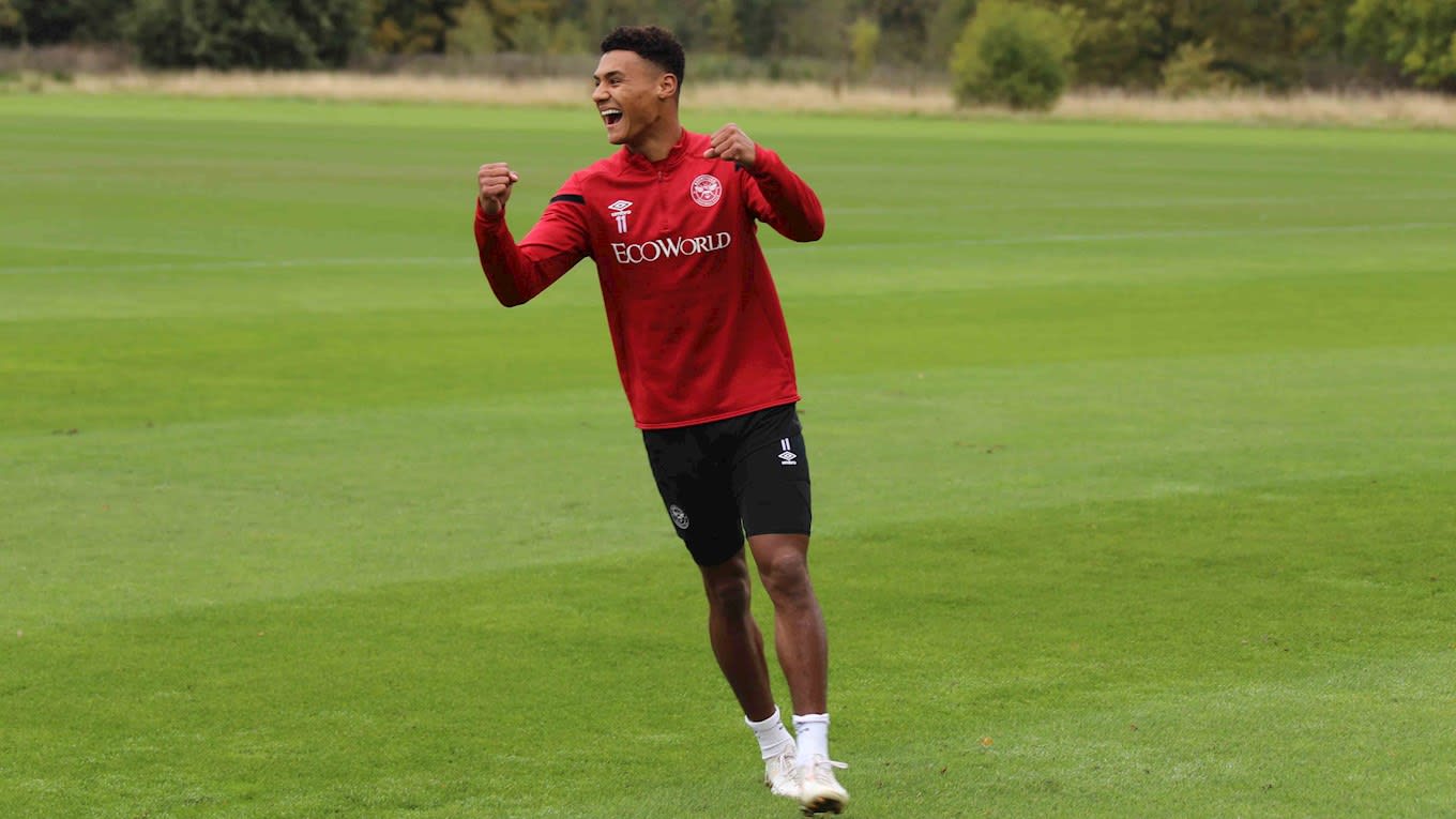 https://www.brentfordfc.com/siteassets/images/football/2019-20/training/20191101---first-team/bfc_4041.jpg