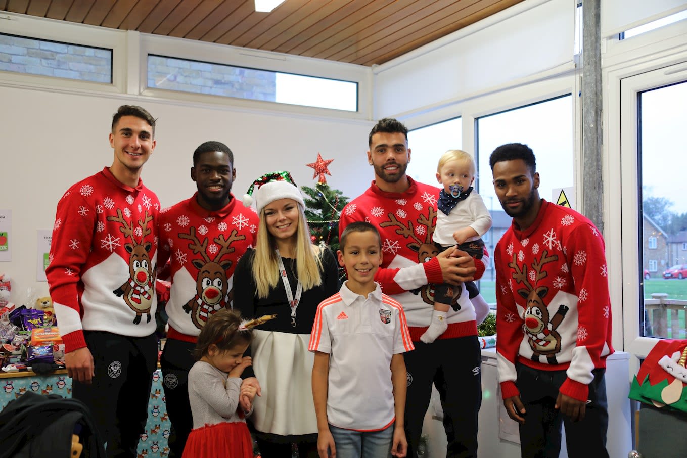 https://www.brentfordfc.com/siteassets/images/events/2019-20/foodbox-visit/bfc_6559-2.jpg