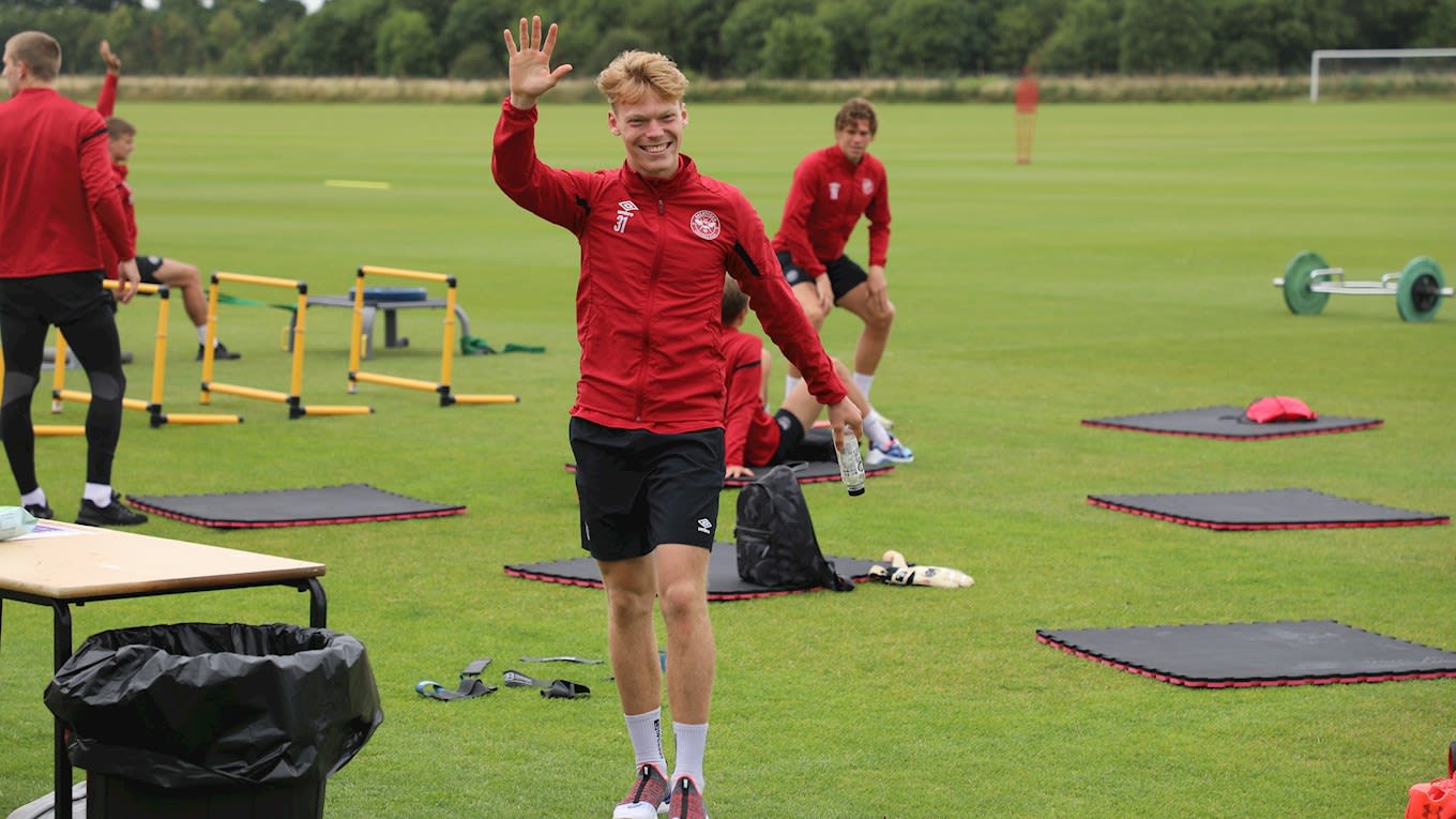 https://www.brentfordfc.com/siteassets/images/football/2019-20/training/20200709---training/bfc_8735.jpg