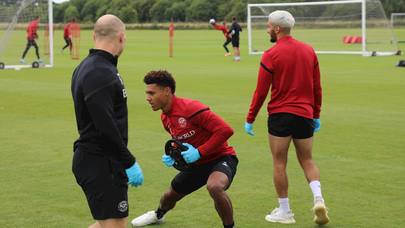 https://www.brentfordfc.com/siteassets/images/football/2019-20/training/20200709---training/bfc_8866.jpg