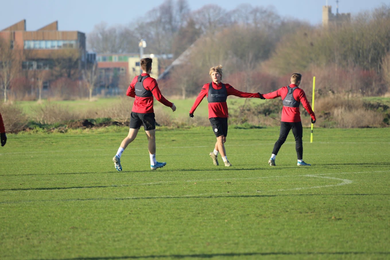 https://www.brentfordfc.com/siteassets/images/football/2019-20/training/20191230--b-team/bfc_8974.jpg