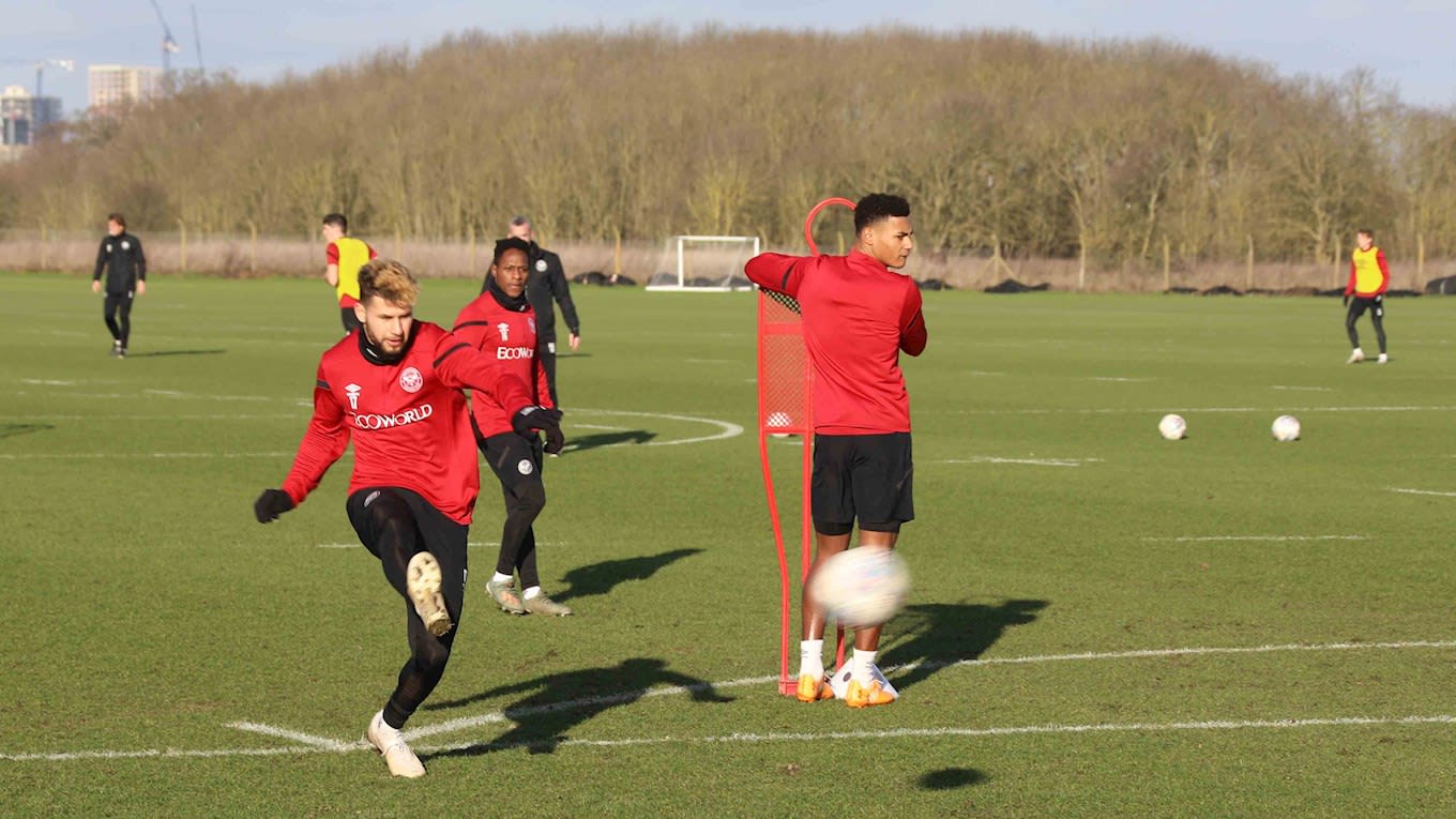 https://www.brentfordfc.com/siteassets/images/football/2019-20/training/20200109---training/bfc_9355.jpg