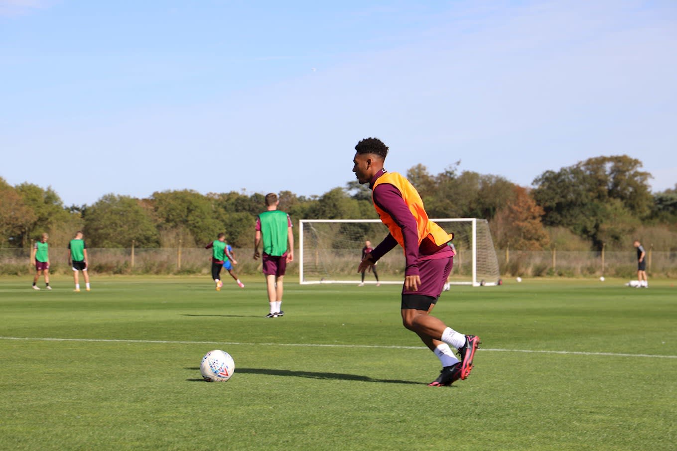 https://www.brentfordfc.com/siteassets/images/football/2020-21/brentford-b/training-photos/return-to-training-280920/bfc_9847.jpg