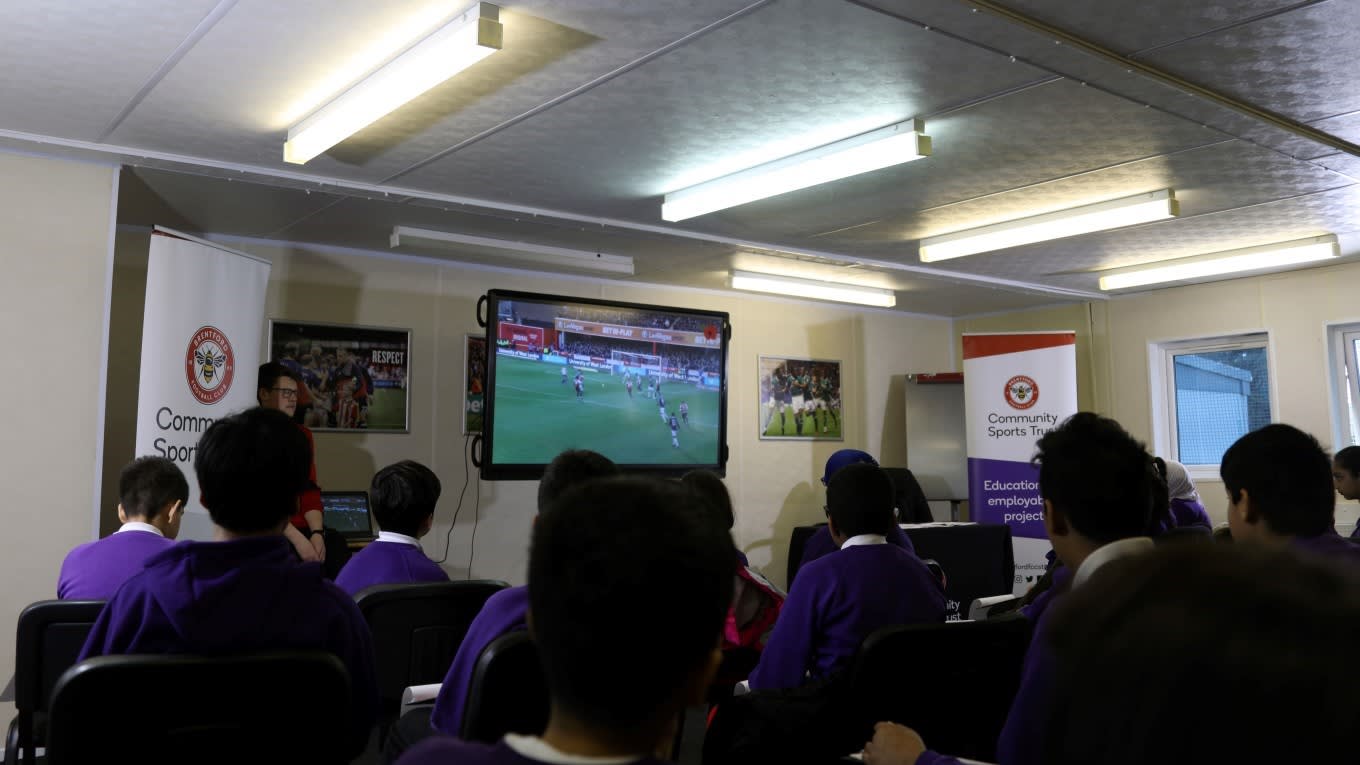 https://www.brentfordfc.com/siteassets/images/events/2018-19/20190319---doa-fearless-foundation/bfc_9894.jpg