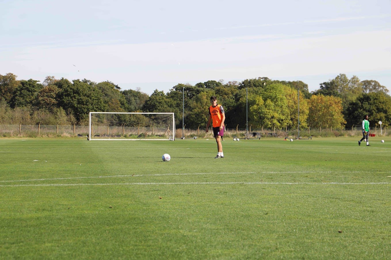 https://www.brentfordfc.com/siteassets/images/football/2020-21/brentford-b/training-photos/return-to-training-280920/bfc_9917.jpg