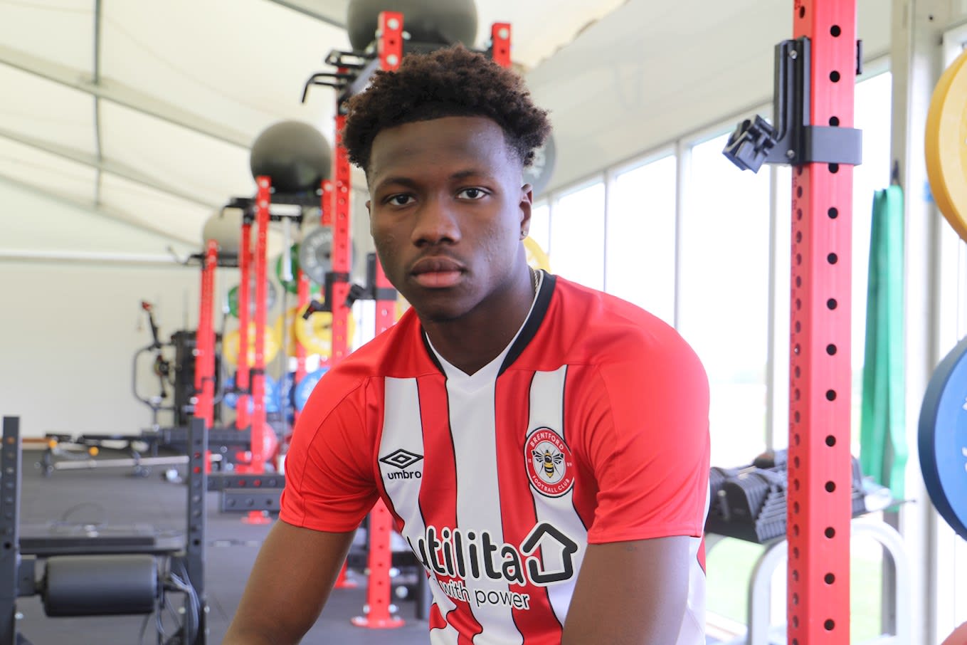 Daniel Oyegoke signs for Brentford B