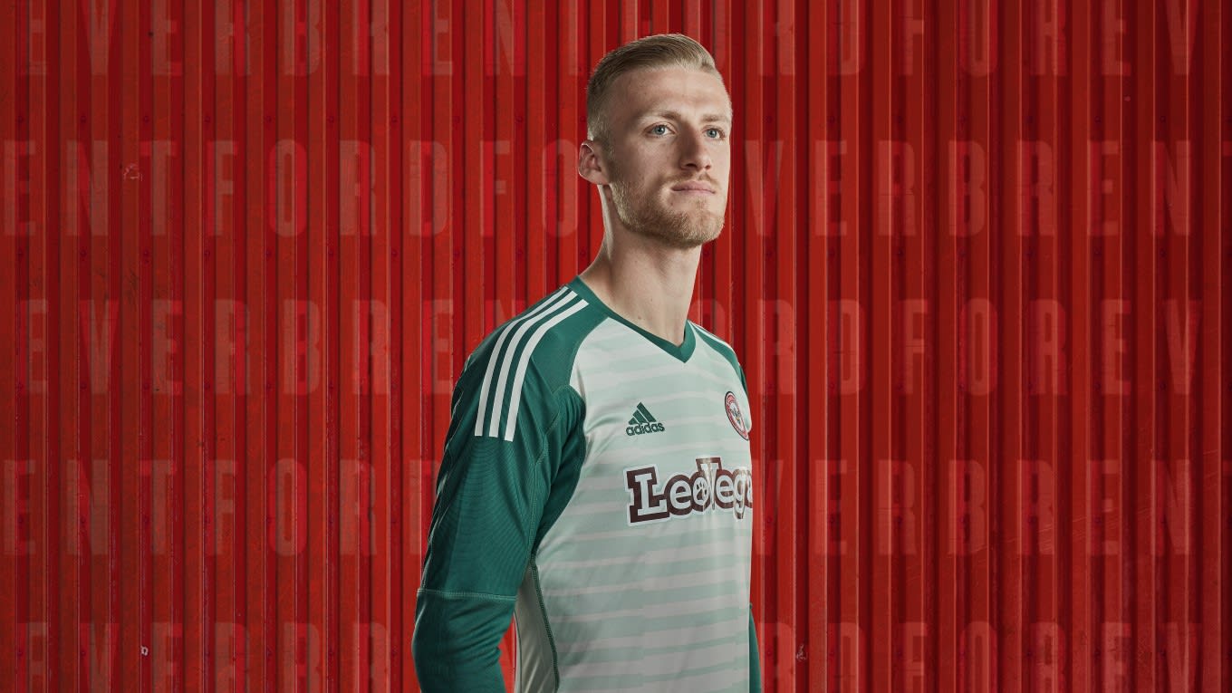 Production/forever-brentford-shoot-10_ugap3j